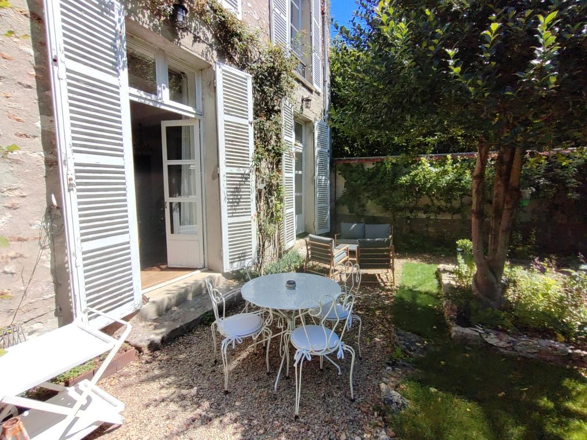 Le Grand Barrois Bed and Breakfast Crecy-la-Chapelle Εξωτερικό φωτογραφία