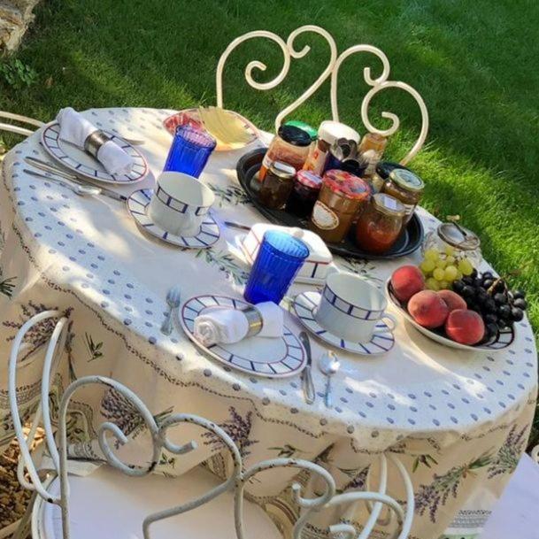 Le Grand Barrois Bed and Breakfast Crecy-la-Chapelle Εξωτερικό φωτογραφία
