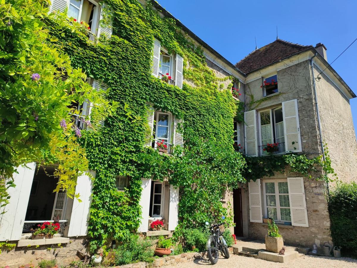 Le Grand Barrois Bed and Breakfast Crecy-la-Chapelle Εξωτερικό φωτογραφία
