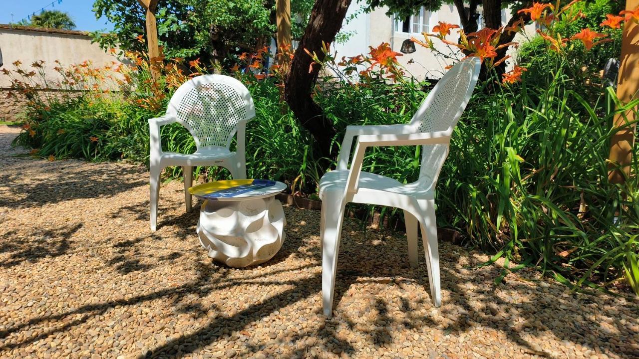 Le Grand Barrois Bed and Breakfast Crecy-la-Chapelle Εξωτερικό φωτογραφία