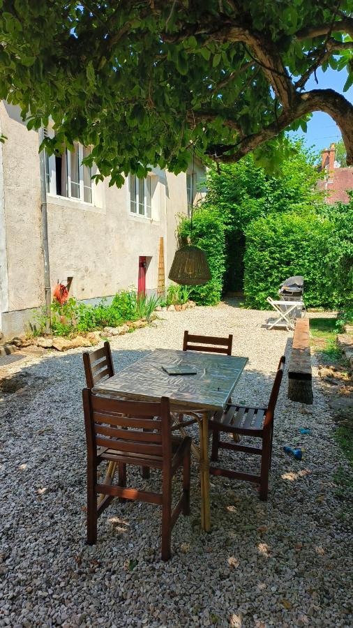 Le Grand Barrois Bed and Breakfast Crecy-la-Chapelle Εξωτερικό φωτογραφία