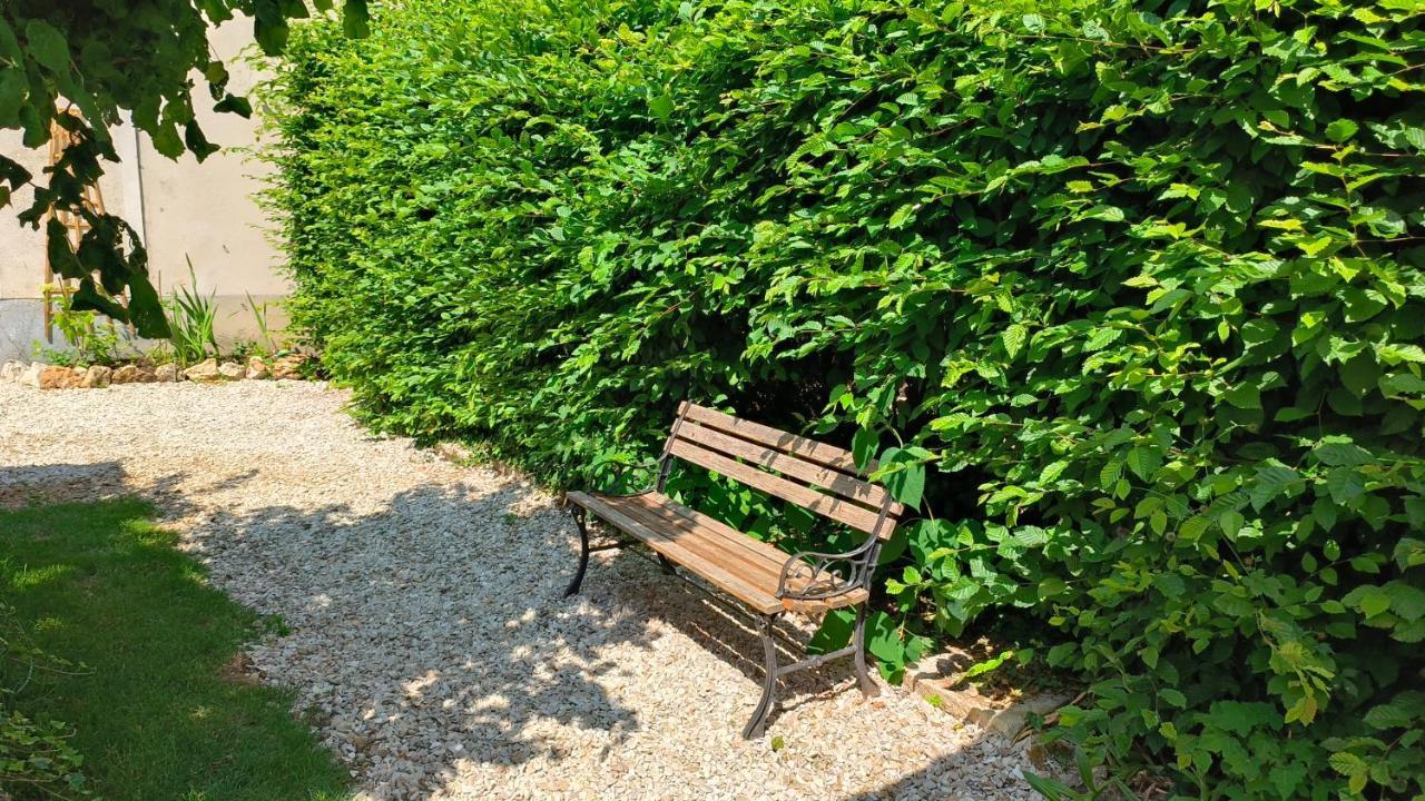 Le Grand Barrois Bed and Breakfast Crecy-la-Chapelle Εξωτερικό φωτογραφία