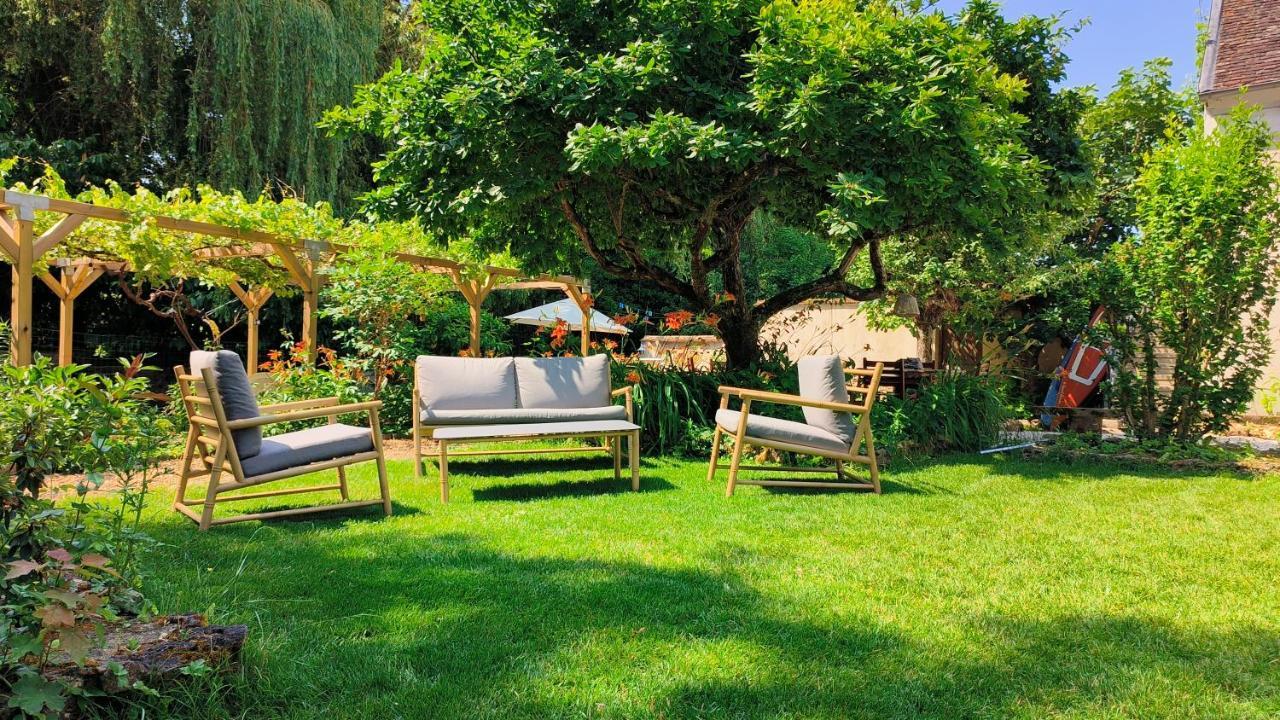 Le Grand Barrois Bed and Breakfast Crecy-la-Chapelle Εξωτερικό φωτογραφία